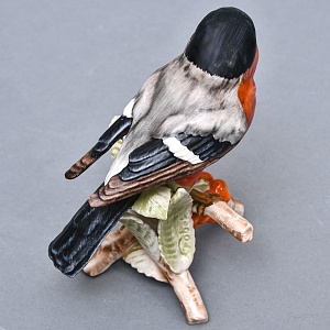 Коллекционная Фарфоровая Статуэтка «Птица - Снегирь с Рябиной», Goebel Германия -1979 год.