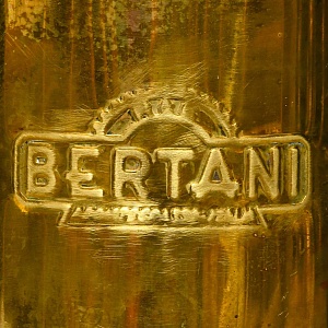 Редкость! Латунный Пульверизатор - Распылитель - Опрыскиватель, BERTANI Италия -50 гг.