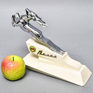 Памятный подарок - Сувенир «Олень» - Шильдик - Эмблема «Волга ГАЗ -21» СССР.