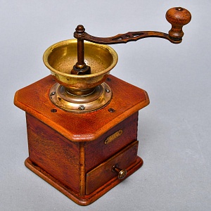 Коллекционная ручная механическая Кофемолка «PeDe» Голландия, 50-е гг. ХХ века.