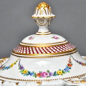 Большой Фарфоровый Вазон - Ваза с крышкой «Цветочная гирлянда», SP Dresden Германия, 50-е гг. ХХ века.