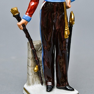 Коллекционная Фарфоровая статуэтка «Солдаты Британской армии. Тамбур - майор», SITZENDORF Германия.