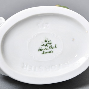  Антикварная Фарфоровая статуэтка «Мальчик и лягушка», ROSENTHAL Германия, 1919 - 1935 годы.