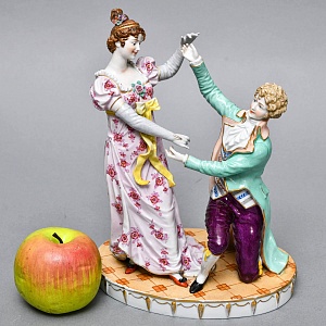 Антикварная статуэтка «Дама с кавалером. Приглашение на танец», Фарфор Muller & Co, Германия, 1907 - 1949 гг. 