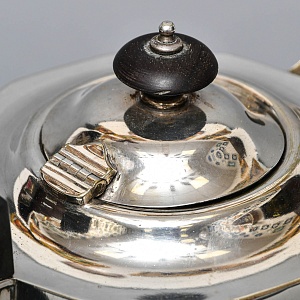 Винтажный Металлический Кофейник - Чайник на 1,5 л. Silverplate, SHEFFIELD Англия.