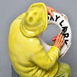 Коллекционная Фарфоровая статуэтка «Лодочник - Рыбак», Royal Doulton Ангия, 1970 - 1987 годы. 