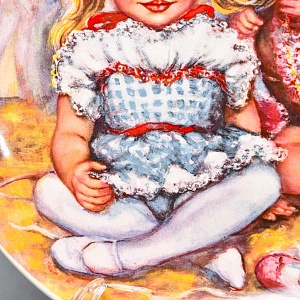 Коллекционная Фарфоровая тарелка «Детство. Две юные балерины», Wedgwood Англия - 1983 год. 