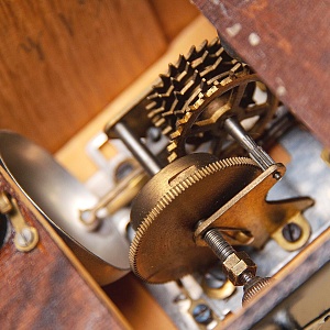 Старинный Механический Метроном в деревянном корпусе, System MAELZEL Германия - 50 гг.