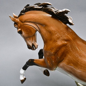 Большая Фарфоровая статуэтка «Бегущий конь. Арабский жеребец», ROSENTHAL Германия. 