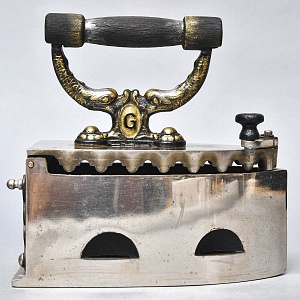 Старинный Никелированный Угольный Чугунный Утюг Германия начало ХХ века.