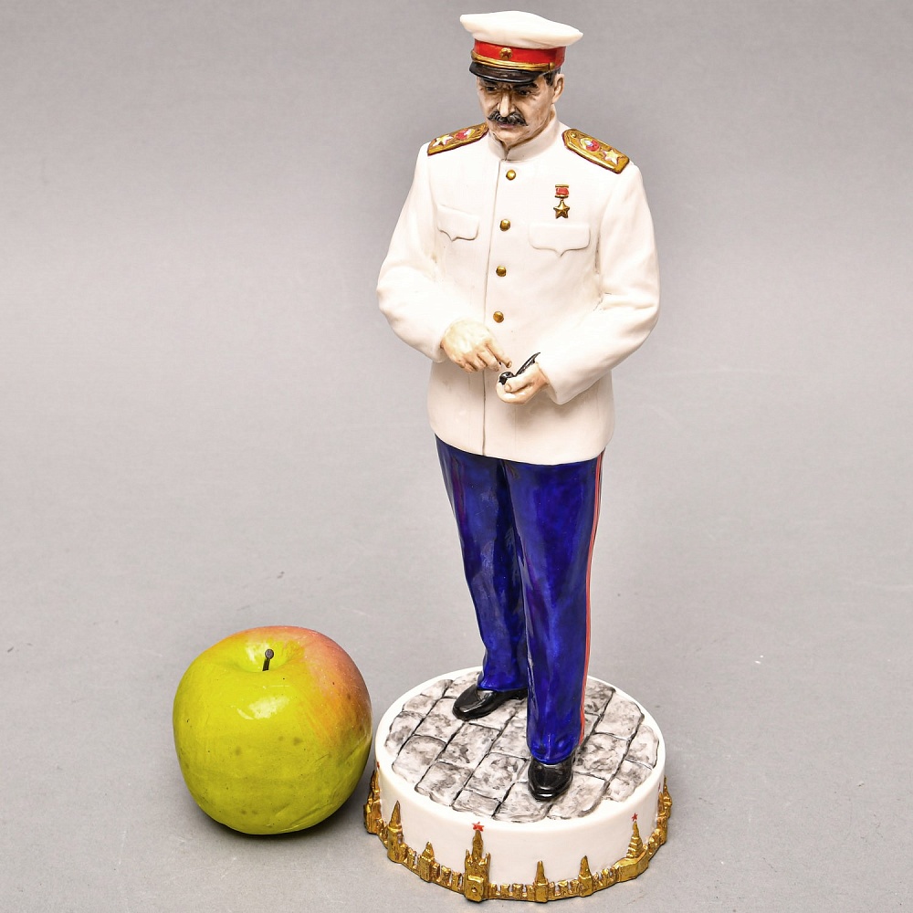Коллекционная Авторская Статуэтка «Генералиссимус СССР - Сталин И.В.», фарфор, Россия. 