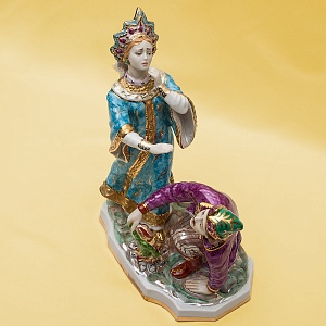 Авторская Фарфоровая статуэтка «Царе́вна-лягу́шка», СССР Дулево, 50-е года.