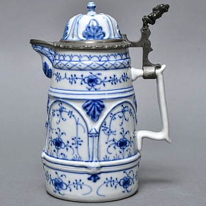 Антикварный Фарфоровый кувшин для пива «Гном - пивовар», Bremer & Liebmann Германия, 1887 - 1923 годы.