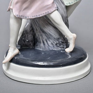 Антикварная Фарфоровая статуэтка «Танцующие девушки», Karl Ens Германия, первая половина ХХ века. 