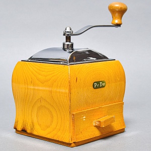 Коллекционная ручная механическая кофемолка «PeDe» Голландия, середина ХХ века.