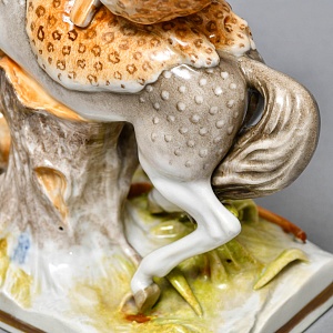 Антикварная Фарфоровая статуэтка «Диана - Охотница на льва», VOLKSTEDT Германия.