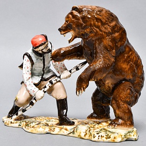 Коллекционная Фарфоровая Статуэтка «Охота на медведя», Россия. 
