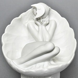 Коллекционная Фарфоровая статуэтка «Девушка, Знак Зодиака - Рак», Royal Copenhagen Дания.