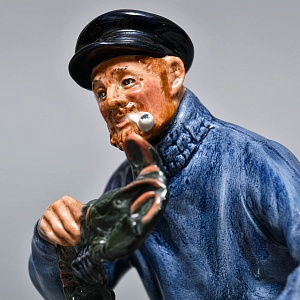 Коллекционная Фарфоровая статуэтка «Рыбак с омаром», Royal Doulton Ангия, 1963 - 1994 годы. 