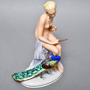 Коллекционная статуэтка «Обнаженная девушка с зеркалом и павлином», Фарфор, FASOLD & STAUCH Германия.