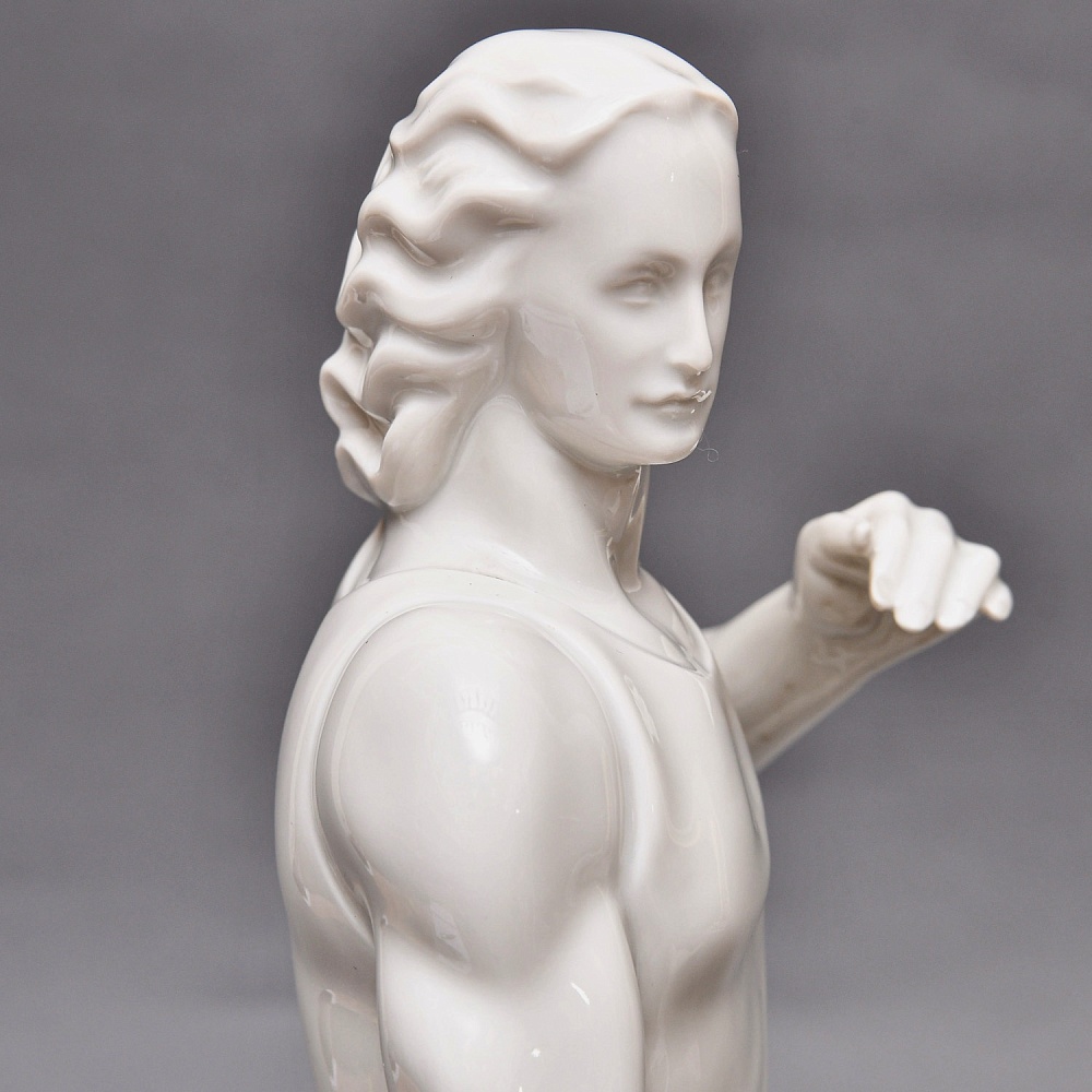 Антикварная Фаофоровая Статуэтка «Охотник с собакой», Wiener Porzellanmanufaktur Augarten, Австрия первая половина ХХ века.