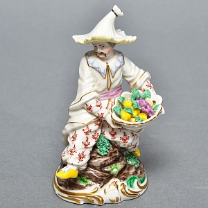 Редкая Фарфоровая статуэтка «Китайский продавец фруктов», Nymphenburg Германия, 50-е гг.
