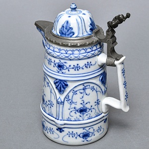 Антикварный Фарфоровый кувшин для пива «Гном - пивовар», Bremer & Liebmann Германия, 1887 - 1923 годы.