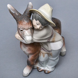 Коллекционная статуэтка «Мальчик с осликом», Фарфор Lladro Испания, 1971 - 1974 годы.