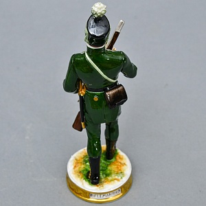 Фарфоровая статуэтка Солдат - «Стрелок корпуса герцога Камберлендского», Rudolf Kammer Германия.
