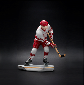 Коллекционная Авторская Статуэтка «Хоккеист СССР – Владимир Петров №16», фарфор, Россия. 