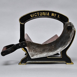 Антикварная Чугунная Ручная Хлеборезка - Слайсер - Нож, VICTORIA N°1 Германия.