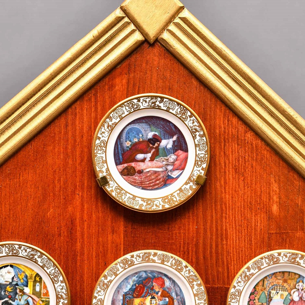 Набор Фарфоровых тарелок «Домик сказок», The FRANKLIN Porcelain США - 1979 год.