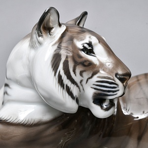 Большая! Авторская Фарфоровая статуэтка «Тигр с павлином», ROSENTHAL Германия, 1919 - 1934 годы. 