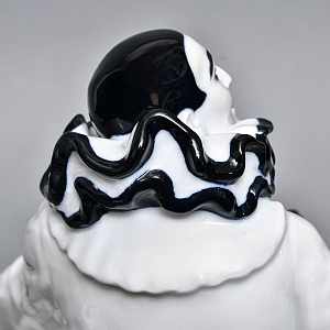 Антикварная Фарфоровая статуэтка «Пьеро с гитарой и пудель», Rosenthal Германия - 1924 год. 