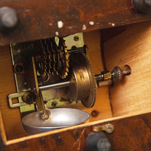 Старинный Механический Метроном в деревянном корпусе, System MAELZEL Германия - 50 гг.