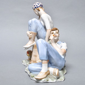 Большая Коллекционная Фарфоровая статуэтка «Бездельники», Россия ДФЗ Дулево. 