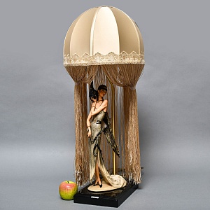 Редкость! Настольная Электрическая Лампа - Светильник «Дама с Павлином», Florence Италия -1987 год.