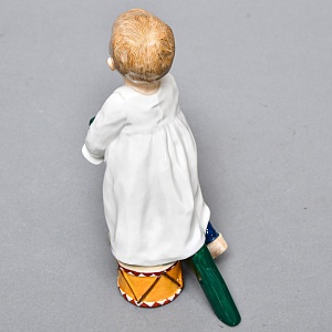 Коллекционная Фарфоровая статуэтка «Дети Хеншеля. Ребёнок с палочкой и барабаном», Meissen Германия.