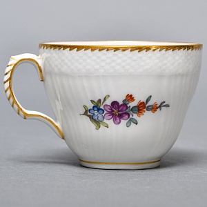 Антикварная Фарфоровая Кофейная пара «Цветочный букет», Royal Copenhagen Дания, 1870 - 1890 годы. 