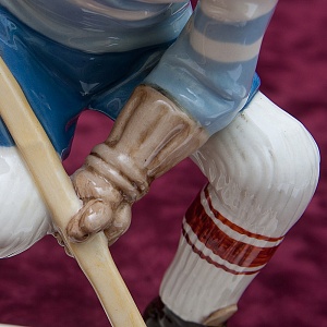 Редкость! Фарфоровая Статуэтка «Хоккеист» ROYAL DUX BOHEMIA, Чехословакия -50-е годы ХХ века.