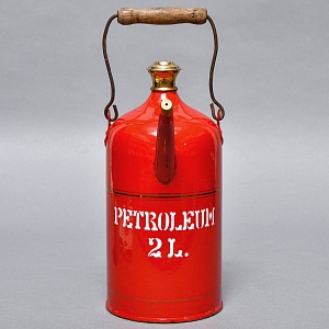 Антикварная Канистра для бензина - Эмалированный Бидон на 2 литра, Германия начало ХХ века.
