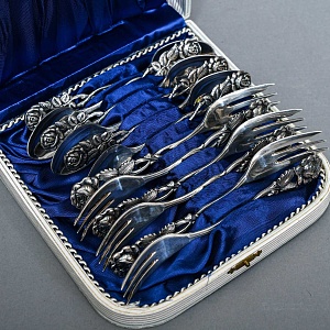 «Хильдесхаймская роза» - Сервировочный Набор Десертных Ложечек и Вилочек, Silverplate, Германия 60-е годы.