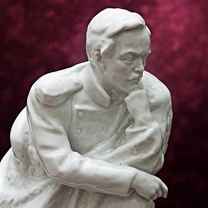 Редкость! Авторская Фарфоровая статуэтка «Лермонтов на скале», СССР ЛФЗ.