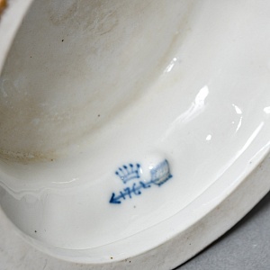 Антикварная Фарфоровая статуэтка «Девушка с кувшином», Nymphenburg Германия, начало ХХ века.