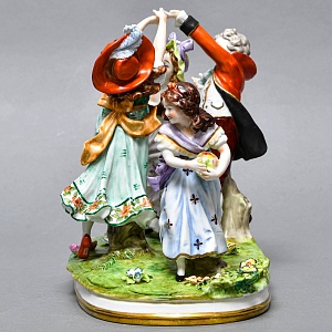 Большая Антикварная Статуэтка «Детские забавы - Ручеек», фарфор Scheibe - Alsbach, Германия.