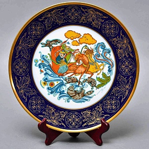 Коллекционное Блюдо - Тарелка «Мифы, сказания. Битва с волками» Фарфор, Hutschenreuther Германия. 