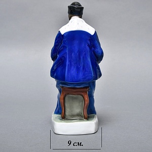 Антикварная фарфоровая статуэтка «Дама с горностаевой муфтой», Fraureuth Германия, 1919 - 1926 годы. 