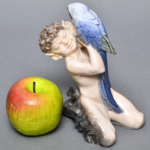 Коллекционная Фарфоровая статуэтка «Фавн с попугаем», Royal Copenhagen Дания, 50-е годы.