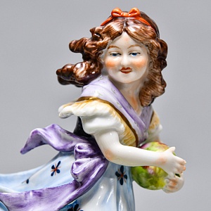 Большая Антикварная Статуэтка «Детские забавы - Ручеек», фарфор Scheibe - Alsbach, Германия.