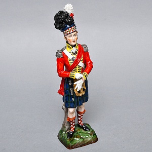 Коллекционная Фарфоровая статуэтка «Солдаты Британской армии. 93-й пехотный полк», SITZENDORF Германия.